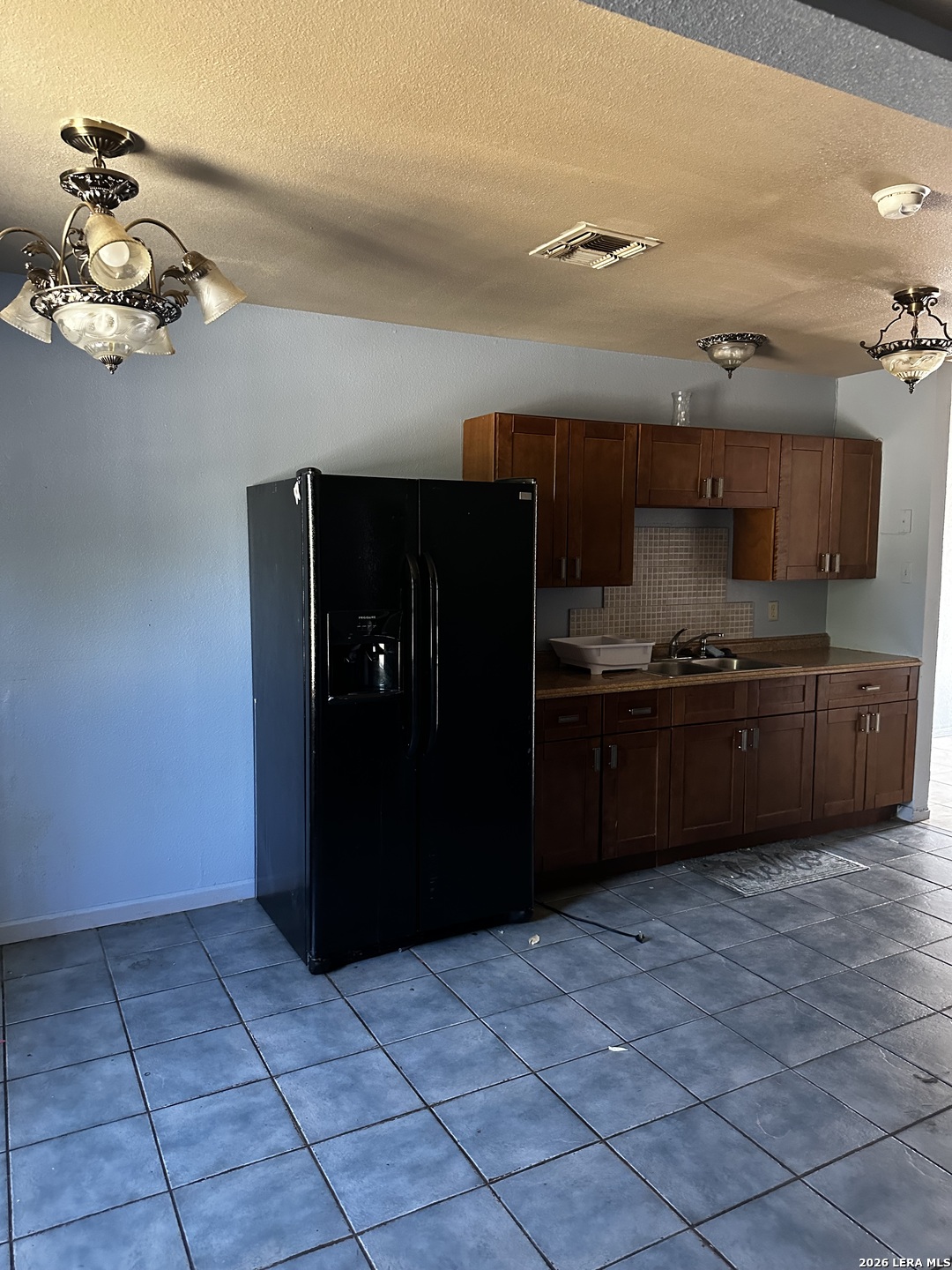 601 E ANSLEY BLVD, San Antonio, TX 78221