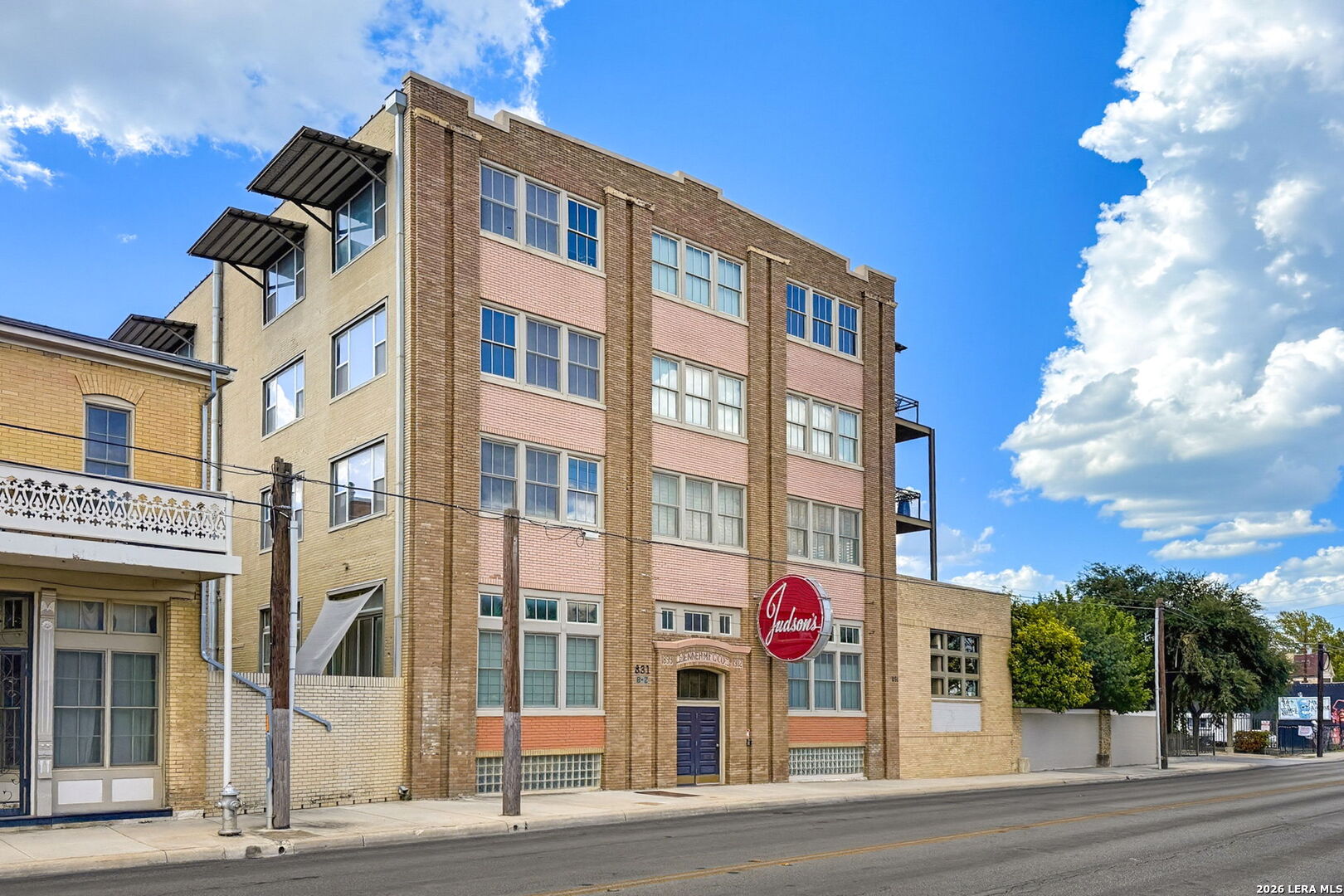 831 S Flores Street 3210