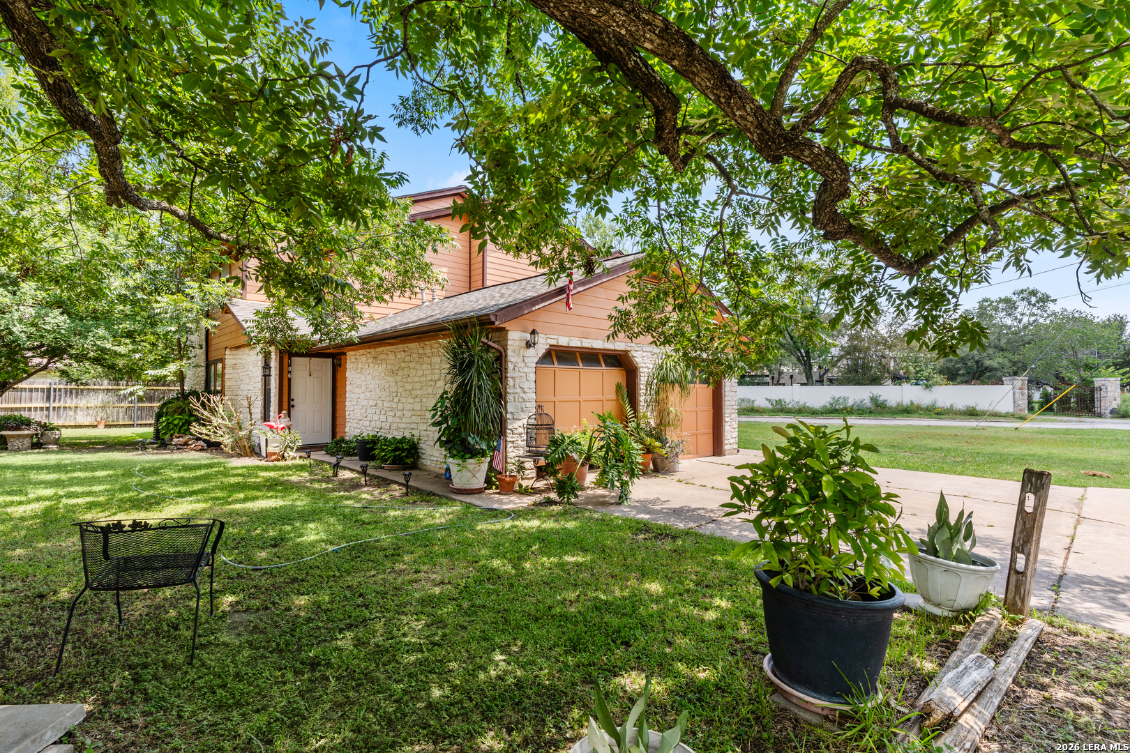 Photo 3 of Multi family home for sale at 108 Leona St, Lockhart, TX 78644 | MLS# 2016977 | Listing updated on 2026-09-16