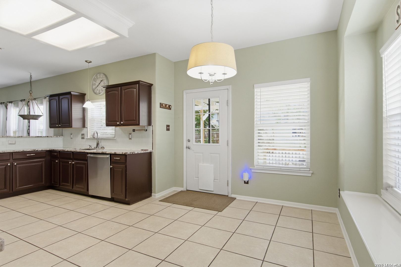 Eat-In Kitchen