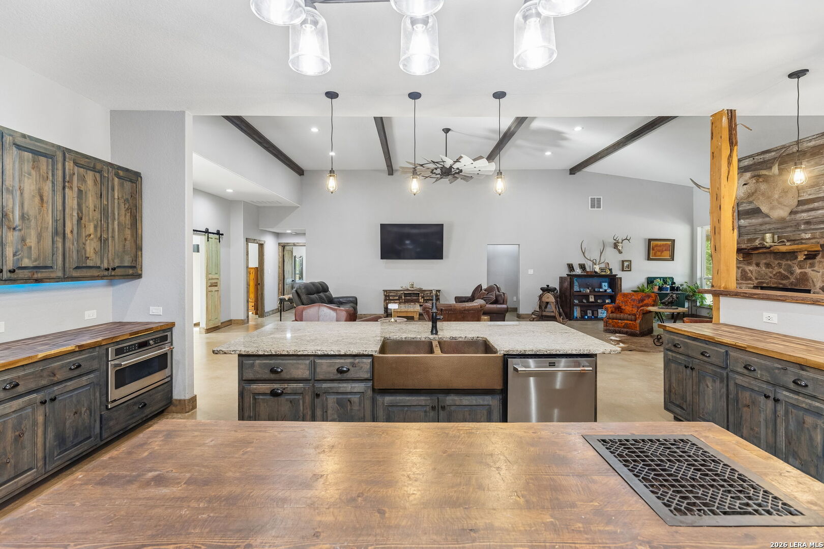 105 Dillard Lane, Bergheim, TX 78004