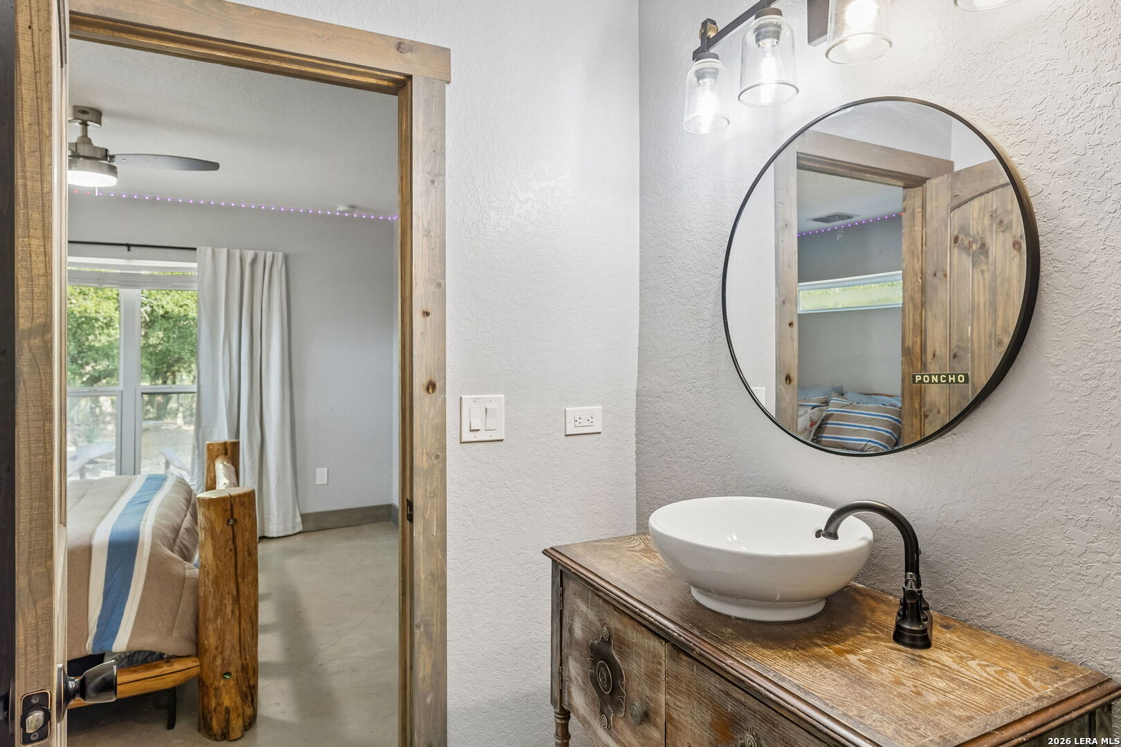 105 Dillard Lane, Bergheim, TX 78004
