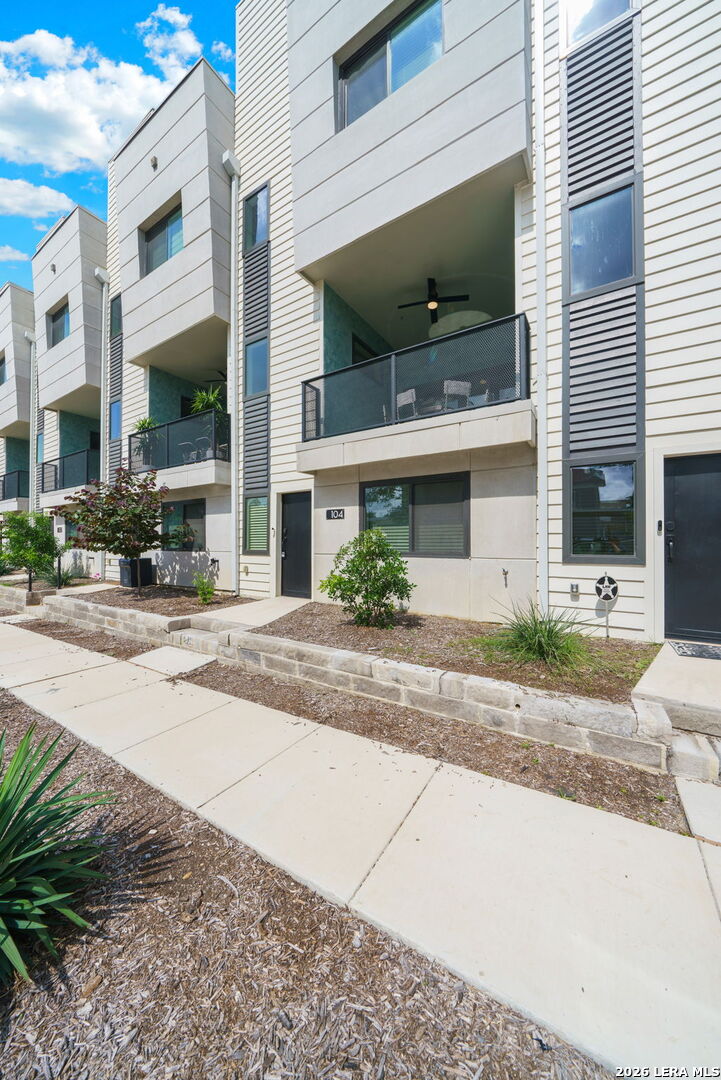 203 Paschal St Listing Cover Image