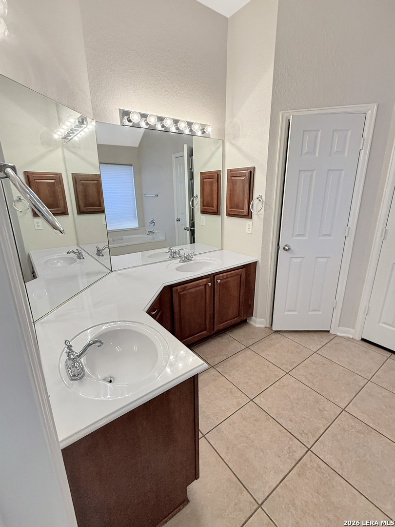 1803 Lookout Forest, San Antonio, TX 78260