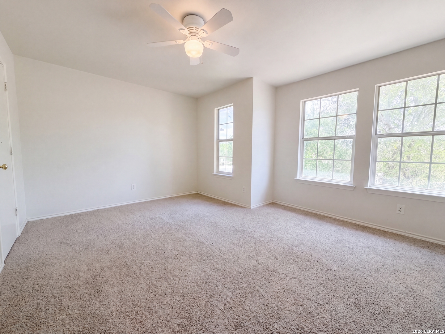 5759 MIDCROWN DR, San Antonio, TX 78218