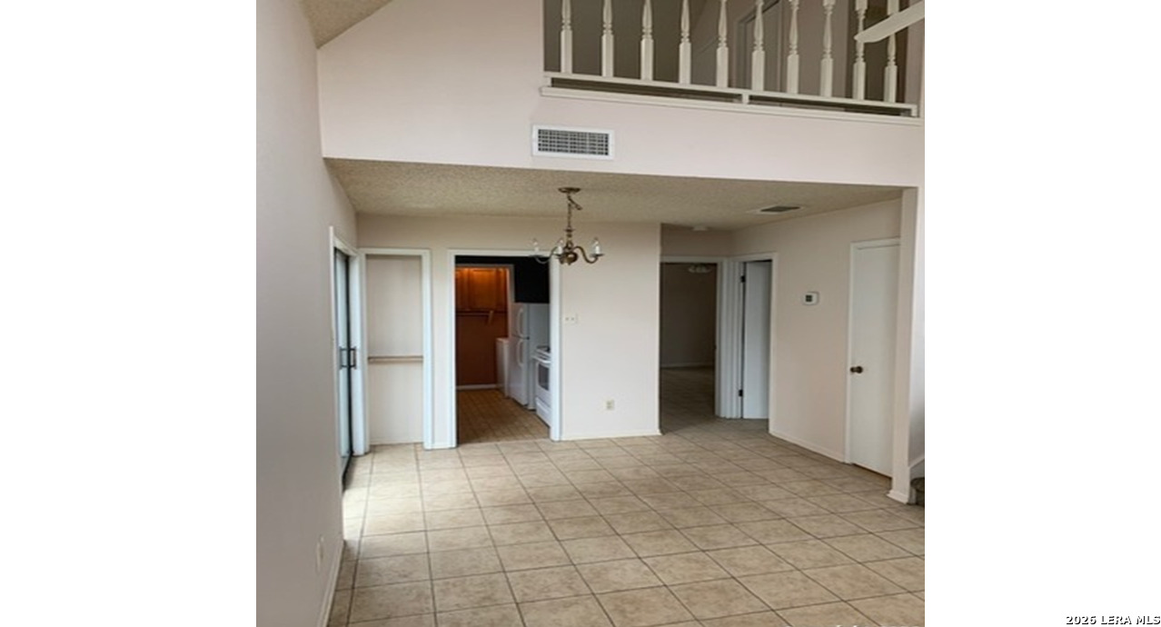 6330 CAMBRIDGE DR, #2, San Antonio, TX 78218