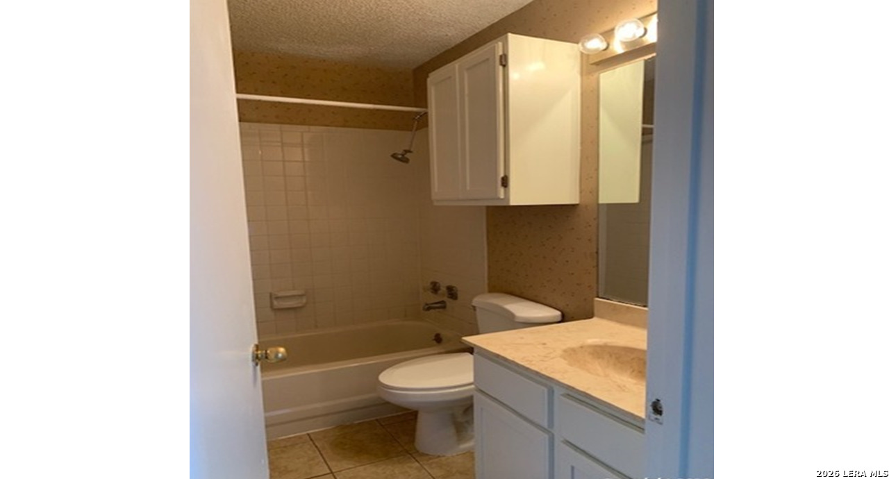 6330 CAMBRIDGE DR, #2, San Antonio, TX 78218