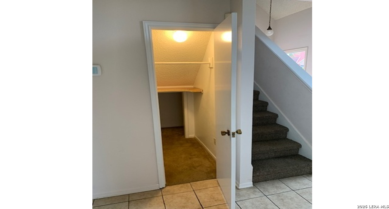 6330 CAMBRIDGE DR, #2, San Antonio, TX 78218