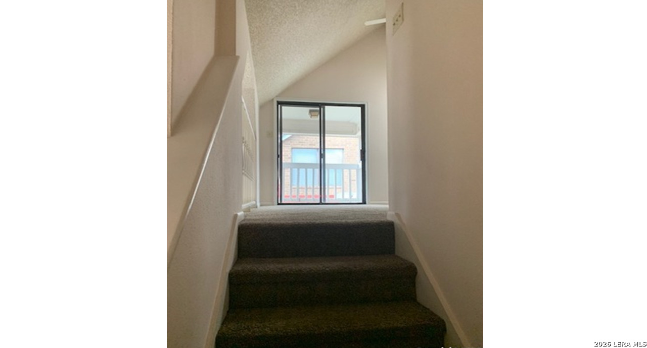 6330 CAMBRIDGE DR, #2, San Antonio, TX 78218