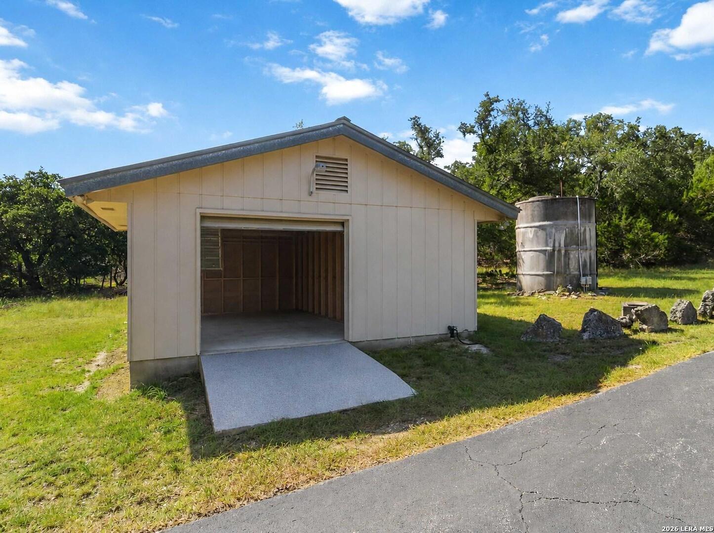318 Remington Dr, Bergheim, TX 78004