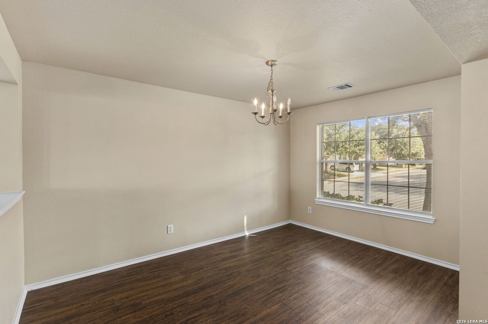 Photo 4 of Single family home for sale at 125 Pinto Pl, Cibolo, TX 78108 | MLS# 2017162 | Listing updated on 2026-09-16