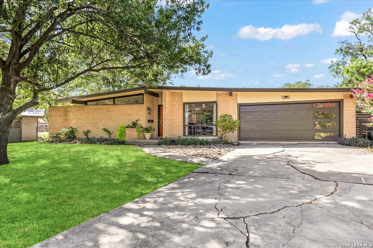 8304 Laurelhurst Dr, San Antonio, TX 78209
