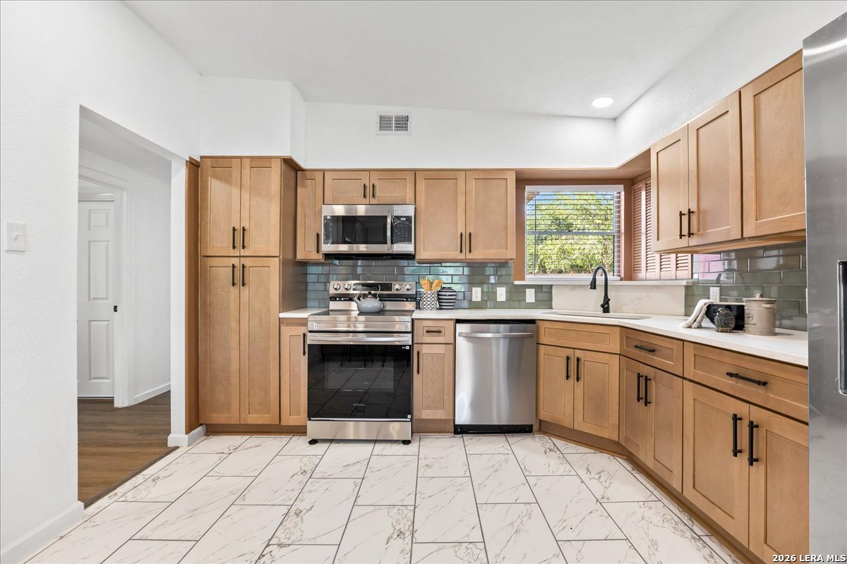 8304 Laurelhurst Dr, San Antonio, TX 78209
