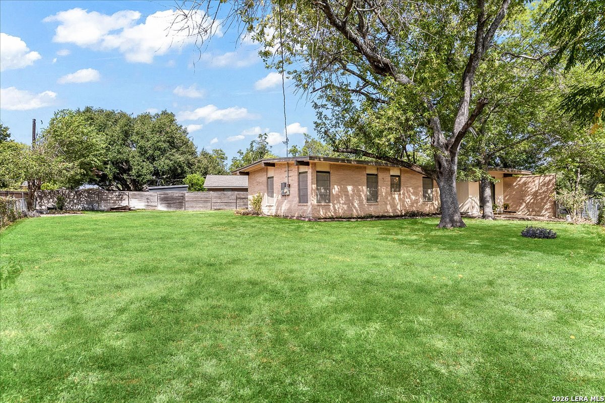 8304 Laurelhurst Dr, San Antonio, TX 78209
