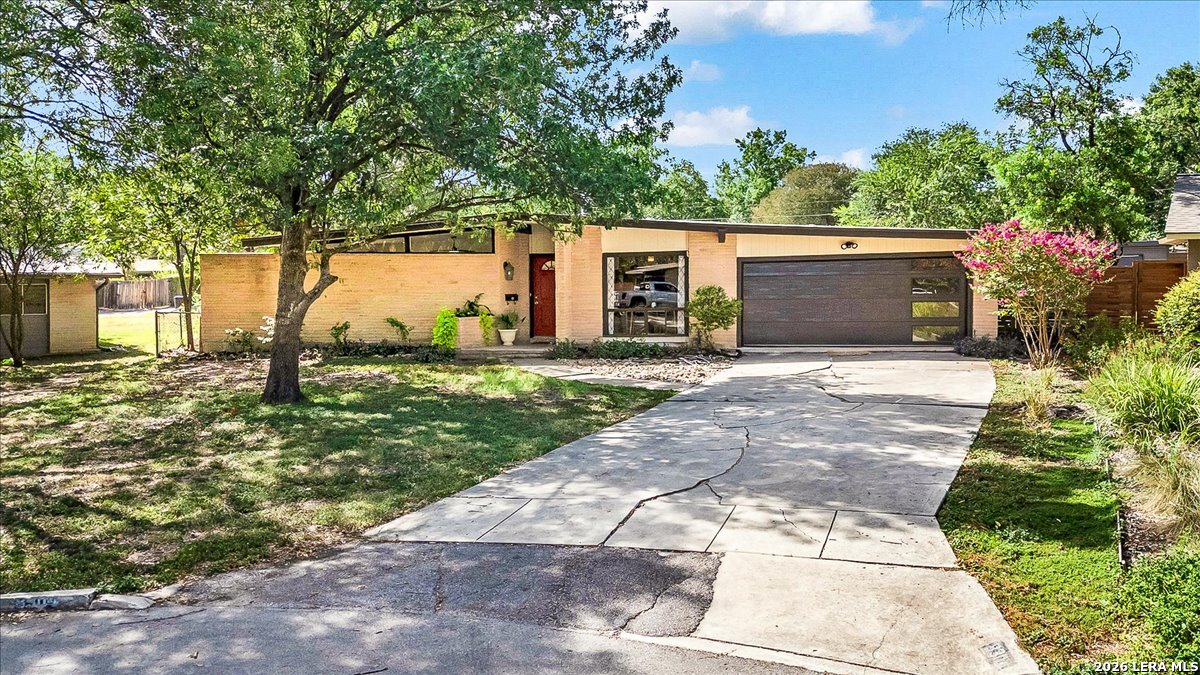 8304 Laurelhurst Dr, San Antonio, TX 78209