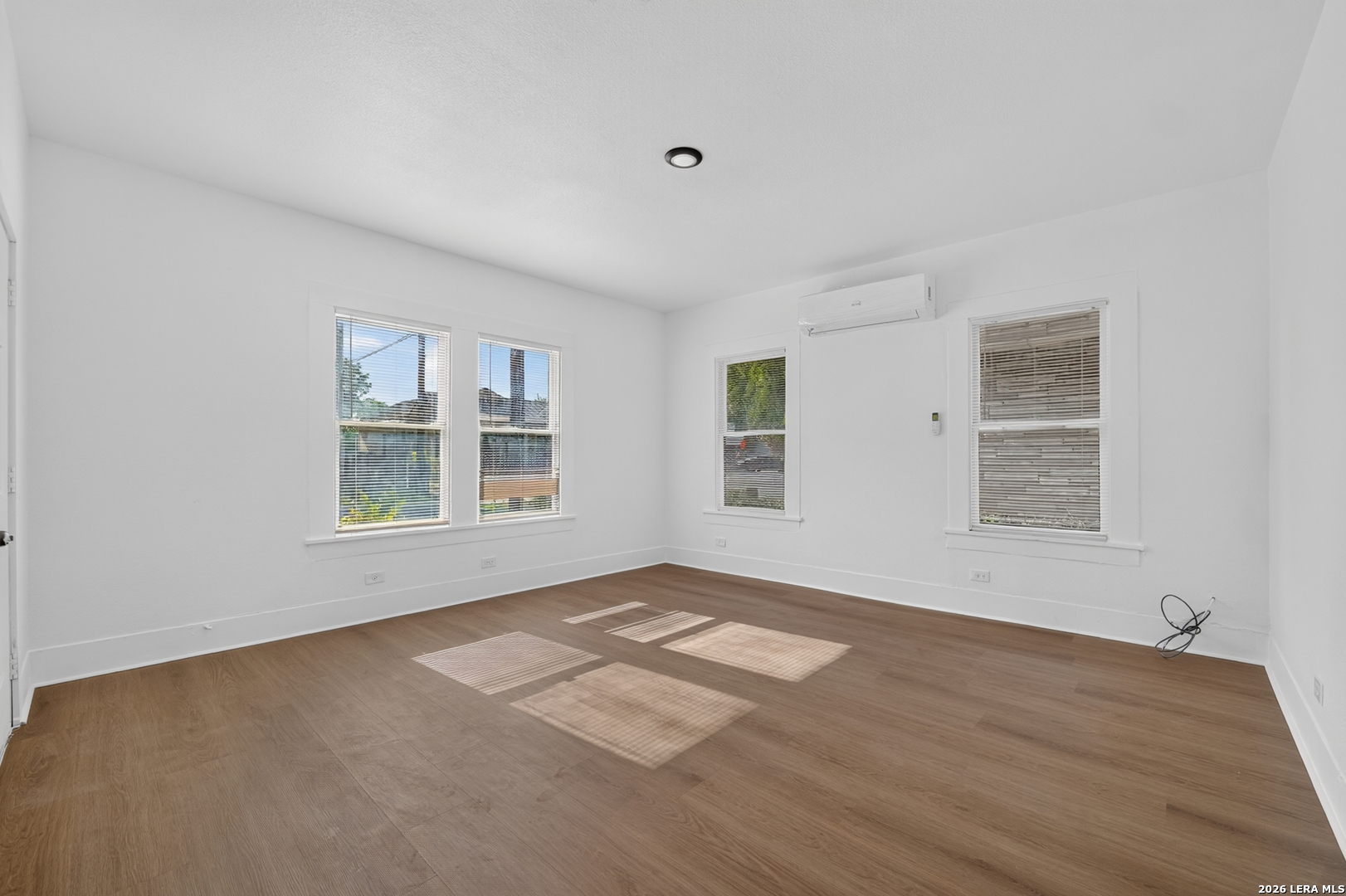 Listing Photo 4 - Condo for sale in building located at 1510 S Presa, San Antonio, TX 78210