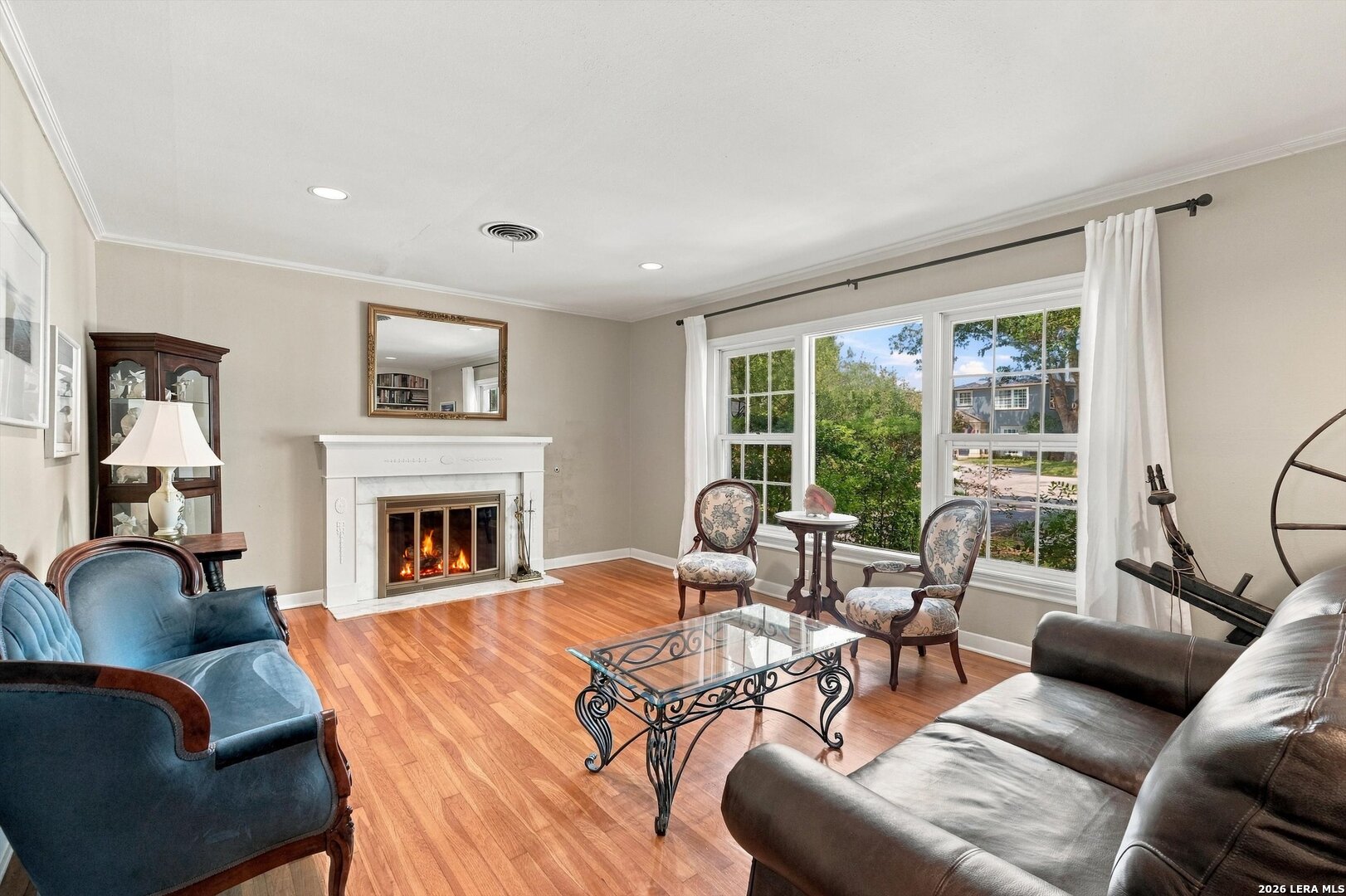 424 CANTERBURY HILL ST, Terrell Hills, TX 78209