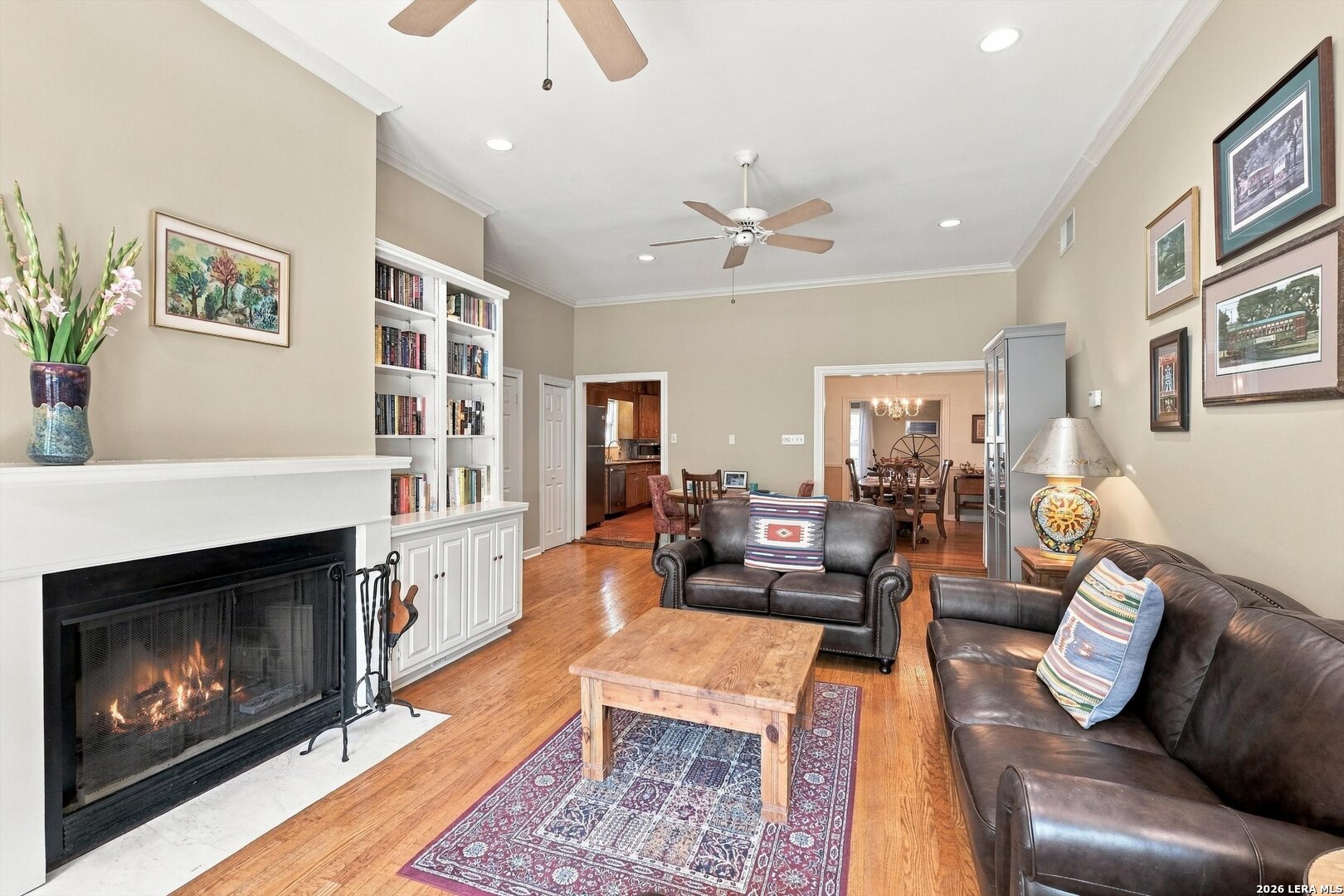 424 CANTERBURY HILL ST, Terrell Hills, TX 78209