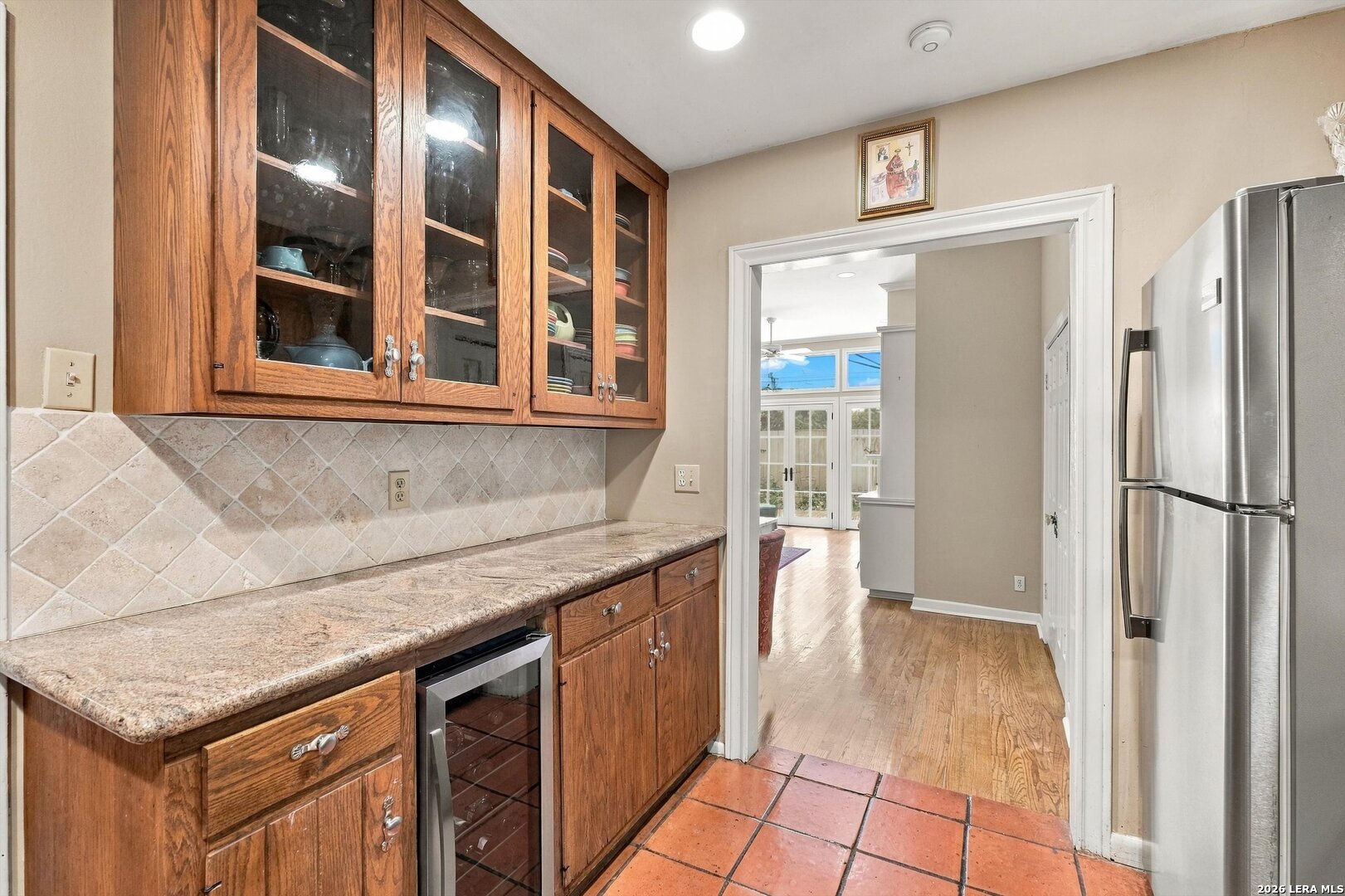 424 CANTERBURY HILL ST, Terrell Hills, TX 78209