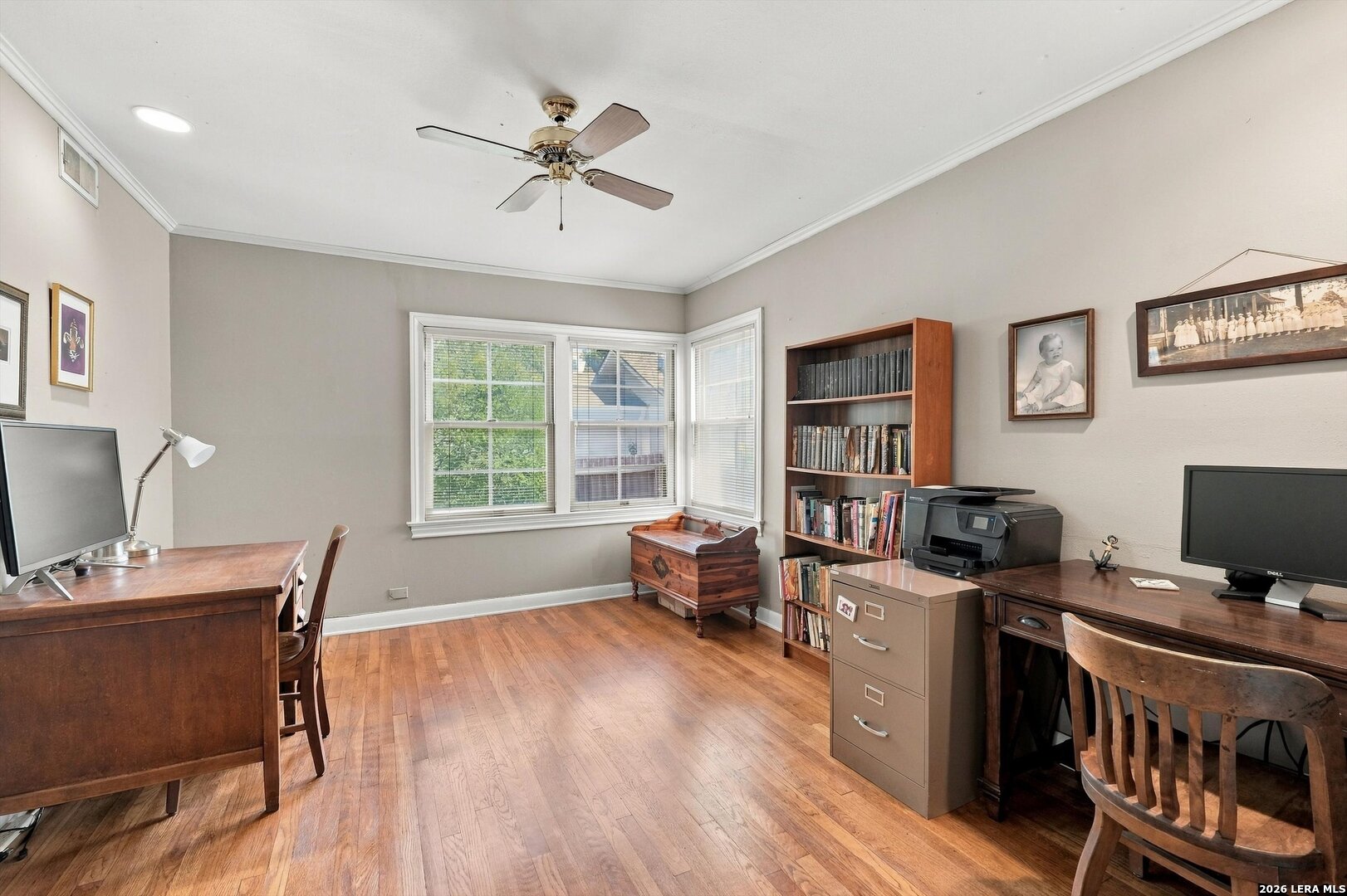 424 CANTERBURY HILL ST, Terrell Hills, TX 78209