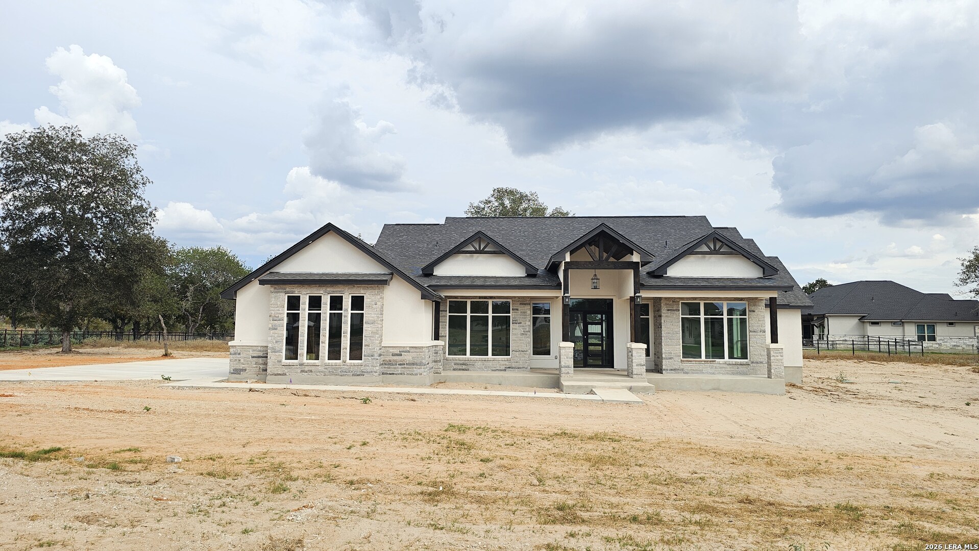 100 Pioneer Trl Listing Cover Image