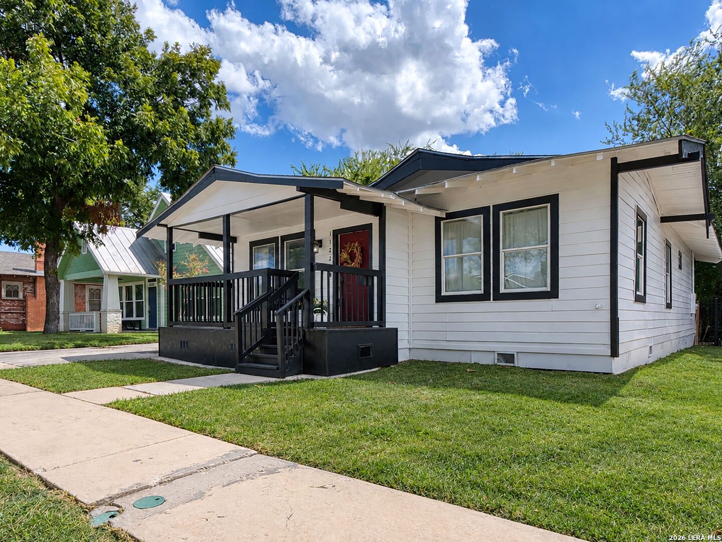 1122 W Craig Place, San Antonio, TX 78201
