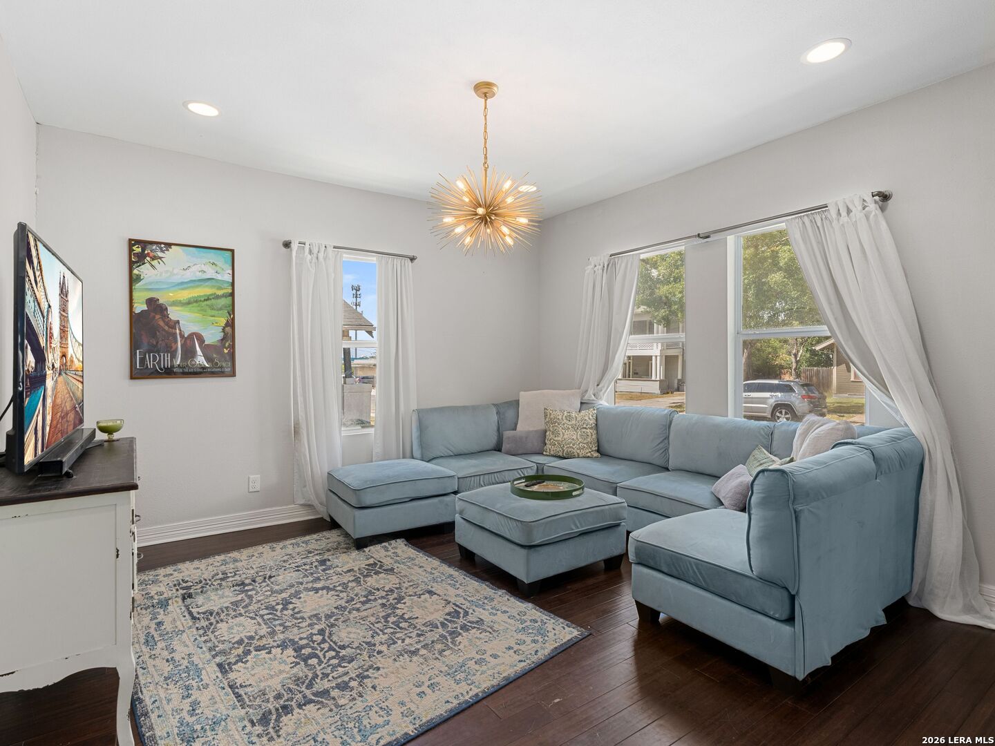 1122 W Craig Place, San Antonio, TX 78201