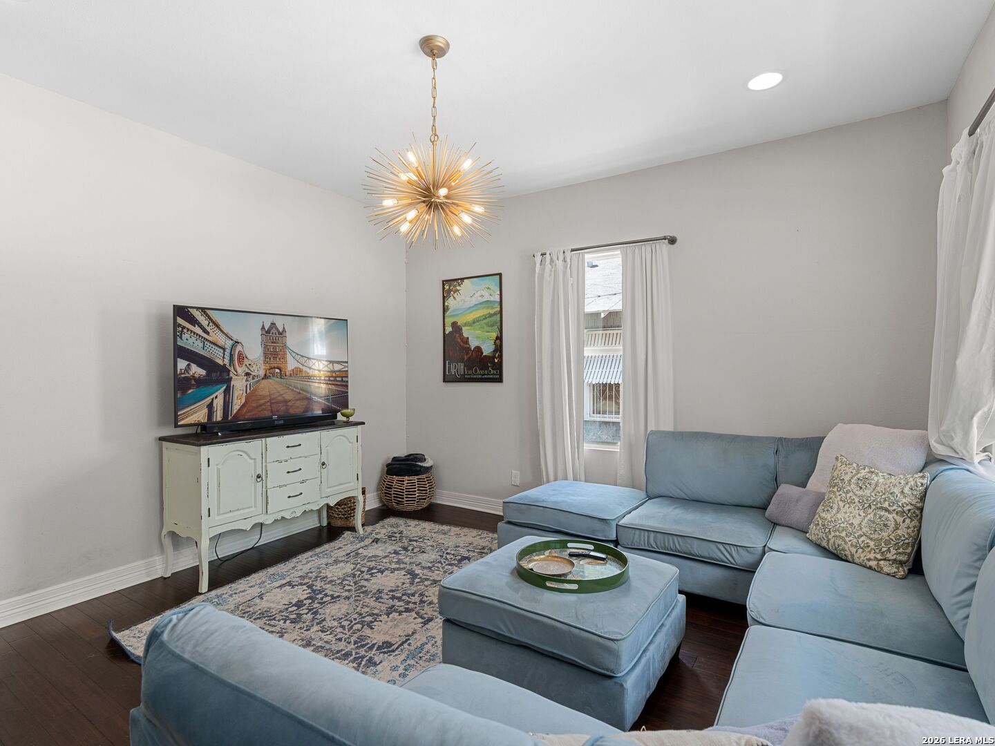 1122 W Craig Place, San Antonio, TX 78201