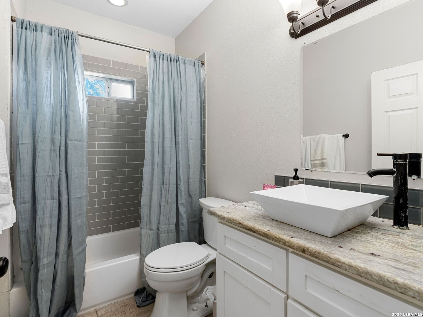1122 W Craig Place, San Antonio, TX 78201