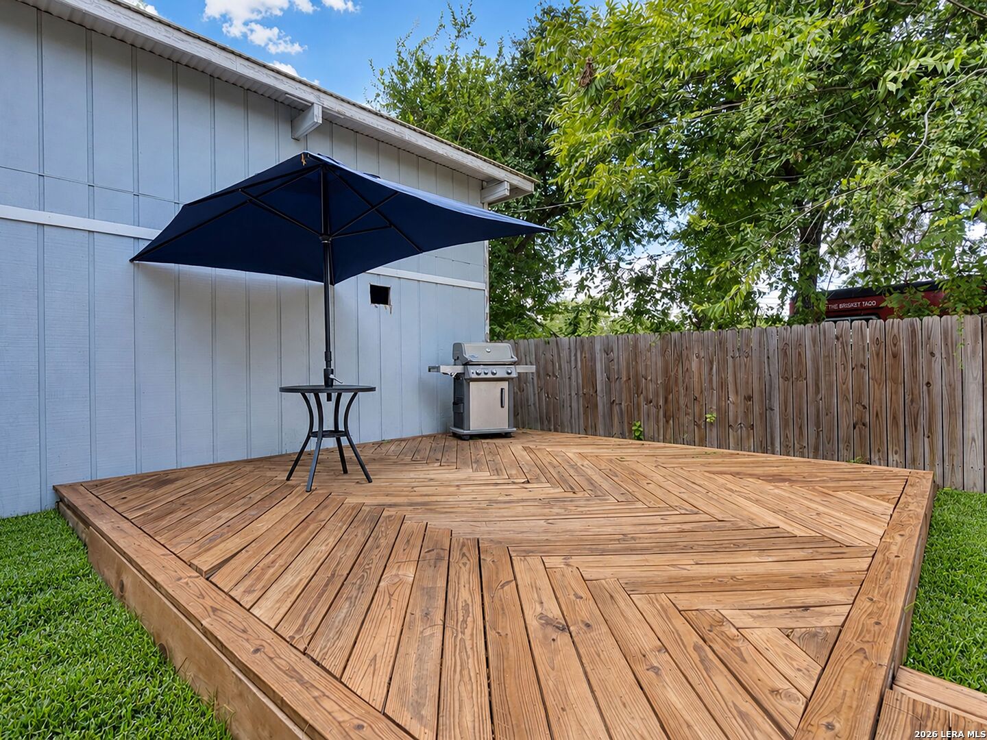 1122 W Craig Place, San Antonio, TX 78201