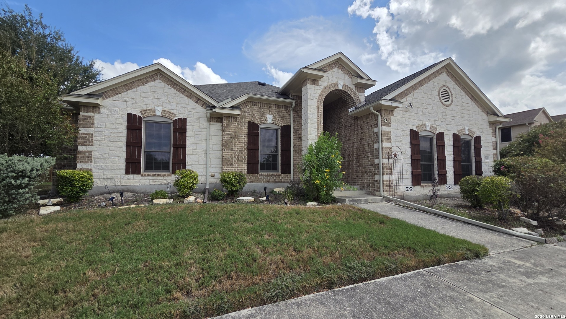6963 Hallie Heights Listing Cover Image