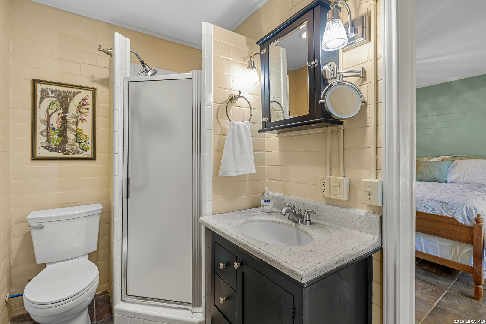 350 MEADOW LAKE DR, Seguin, TX 78155