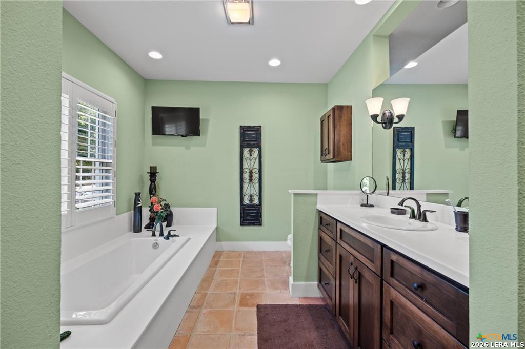 70 Guada Coma, New Braunfels, TX 78130