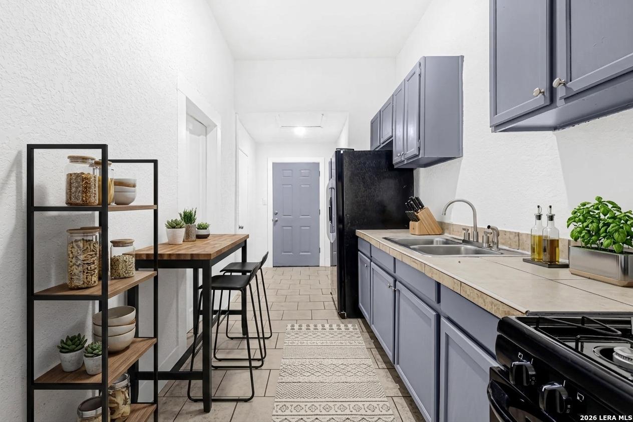127 Dimmit St