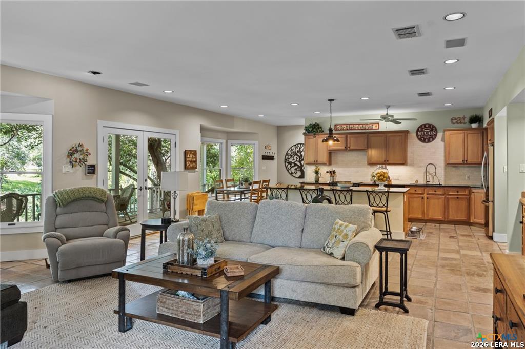 70 Guada Coma, New Braunfels, TX 78130