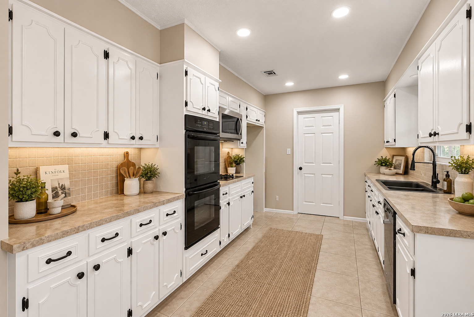 657 Weatherly, Windcrest, TX 78239