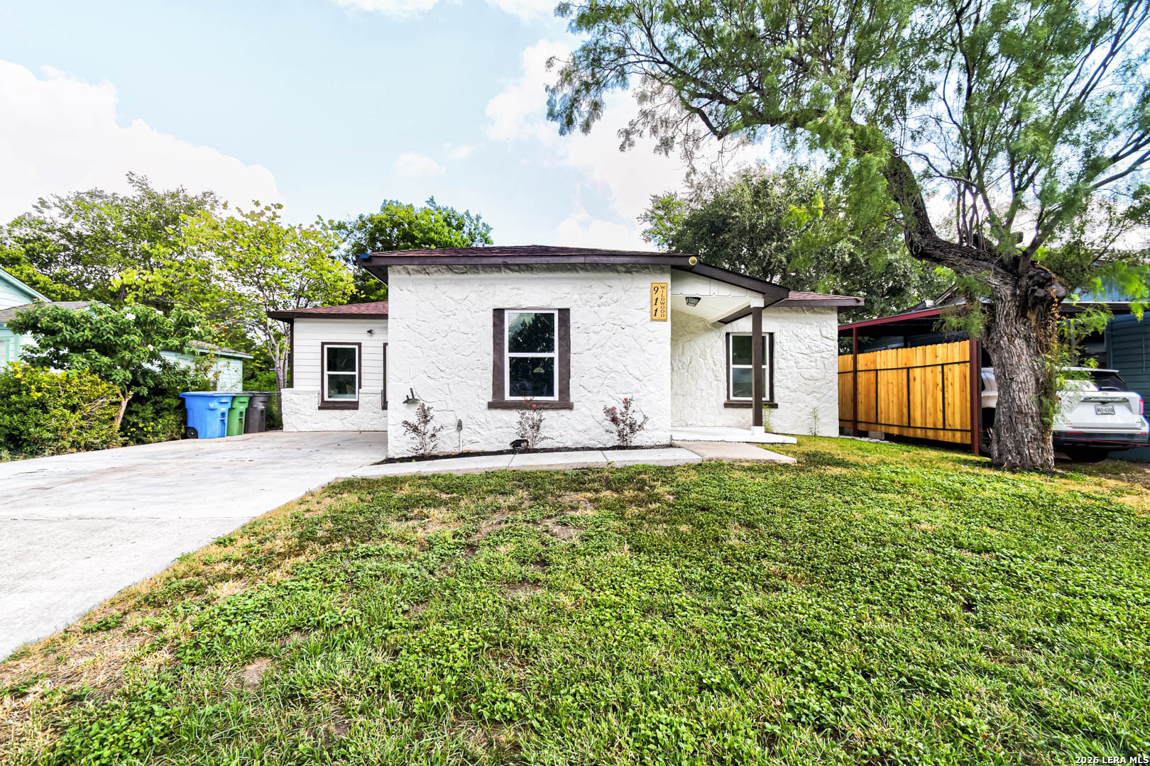 Single family home for sale at 911 W Wildwood Dr, San Antonio, TX 78201 | MLS# 2017879