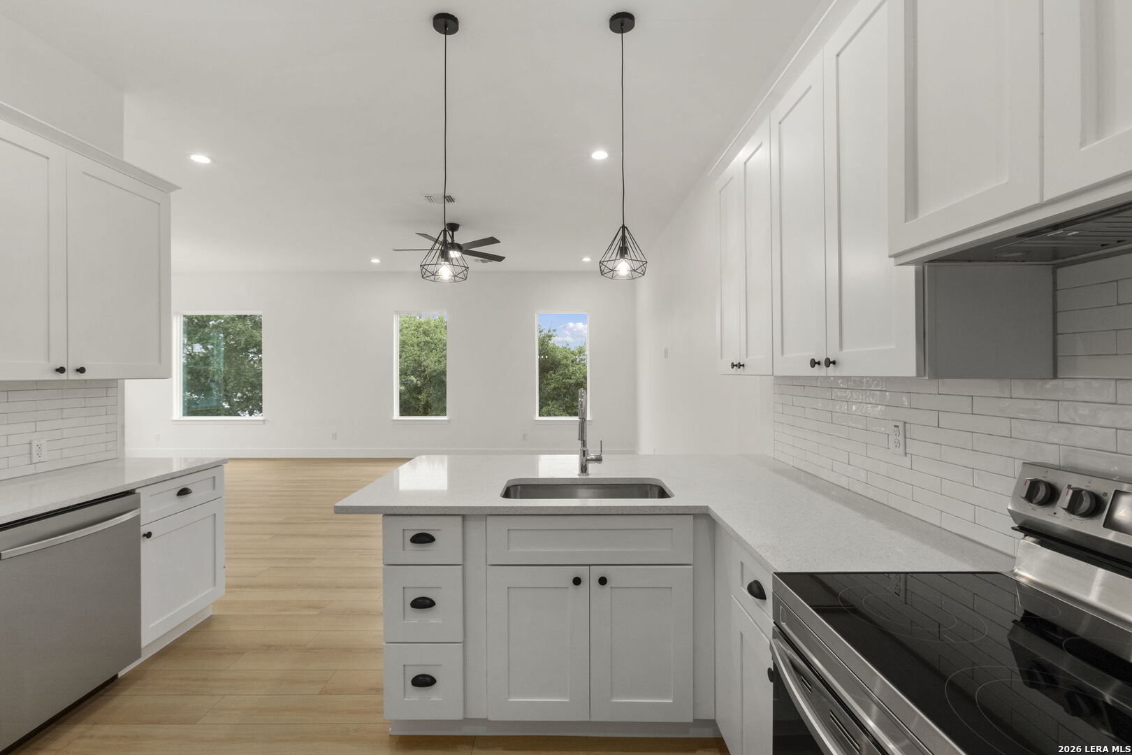 102 Magnolia Cir, Boerne, TX 78006