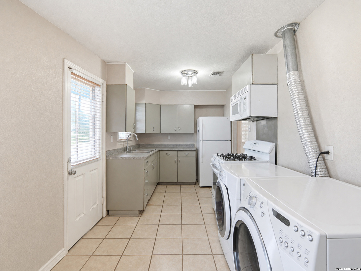 179 Howle Ave, photo 9