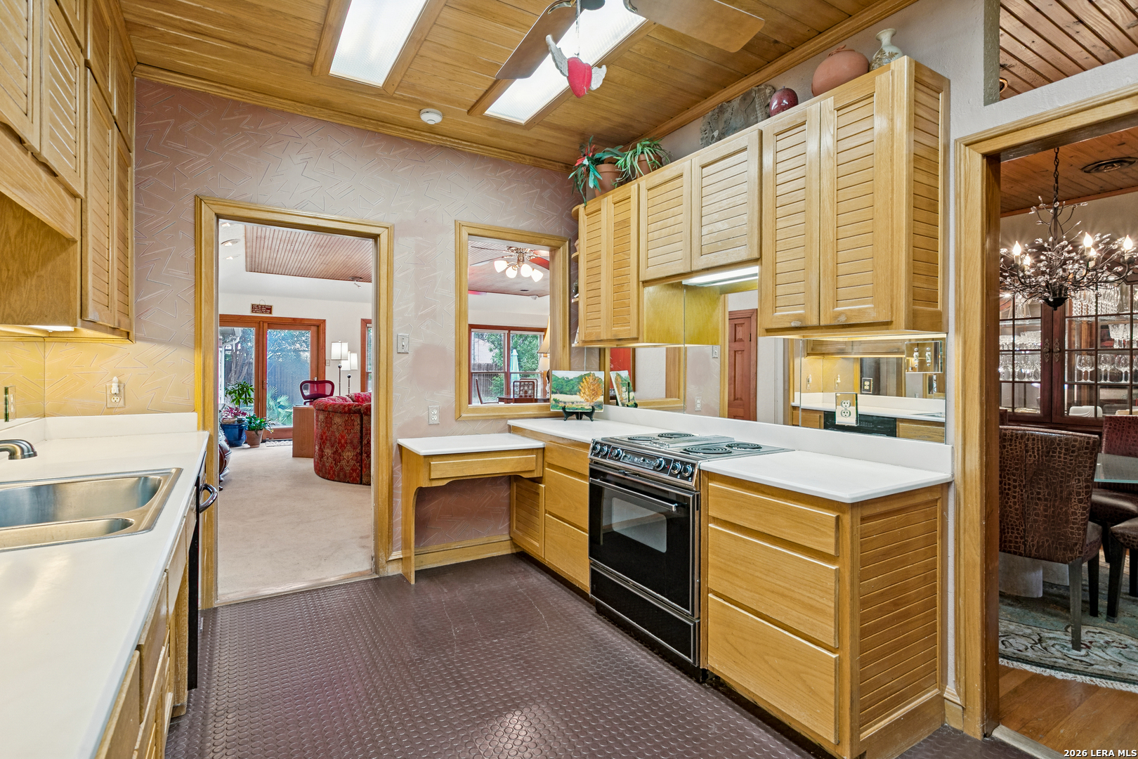 438 PASEO ENCINAL ST, Olmos Park, TX 78212
