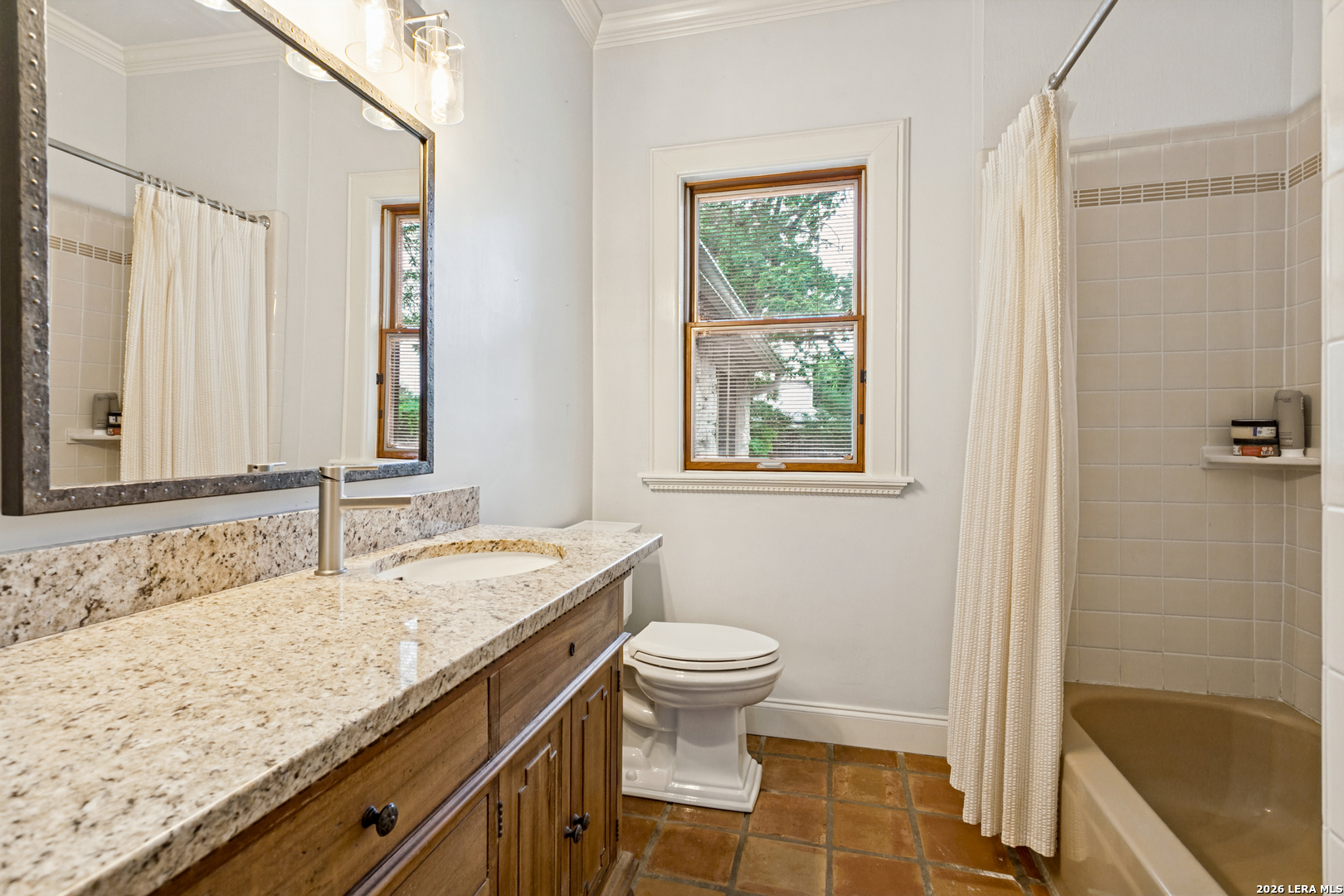 438 PASEO ENCINAL ST, Olmos Park, TX 78212