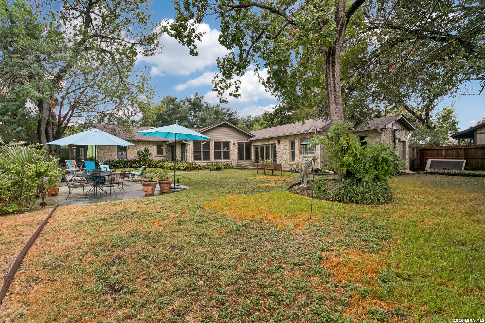 438 PASEO ENCINAL ST, Olmos Park, TX 78212