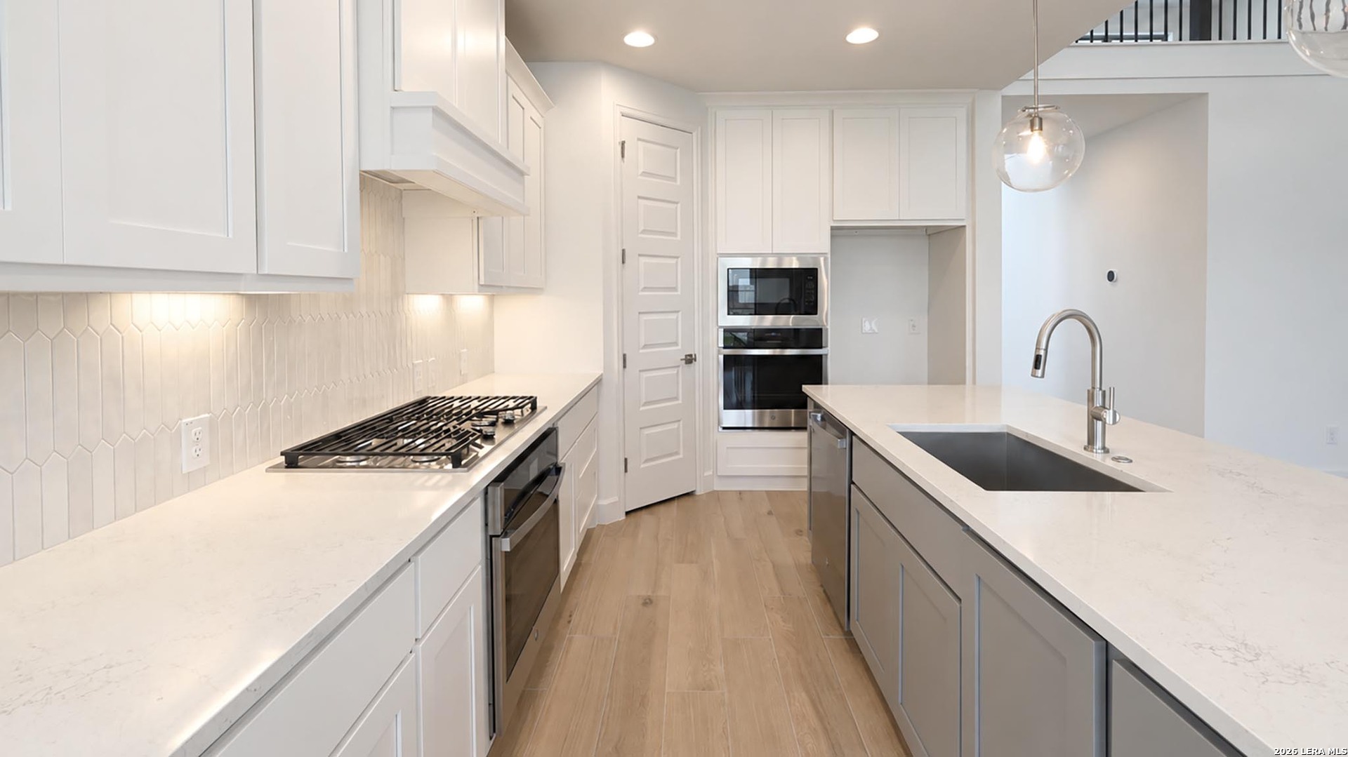 661 Borchers Blvd, photo 9