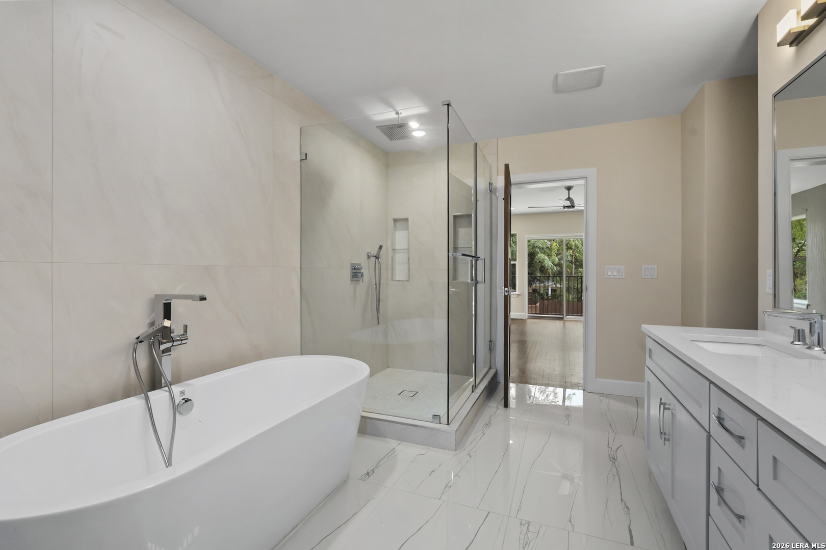 114 CLOVERLEAF AVE, Alamoheights, TX 78209