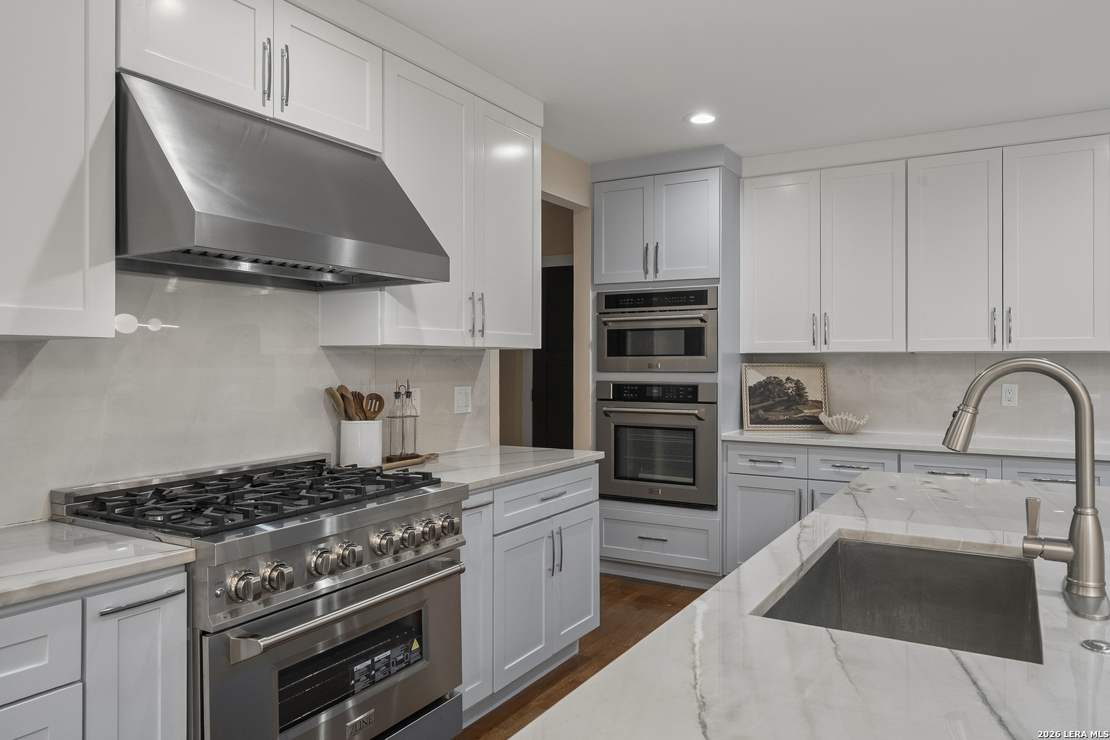 114 CLOVERLEAF AVE, Alamoheights, TX 78209