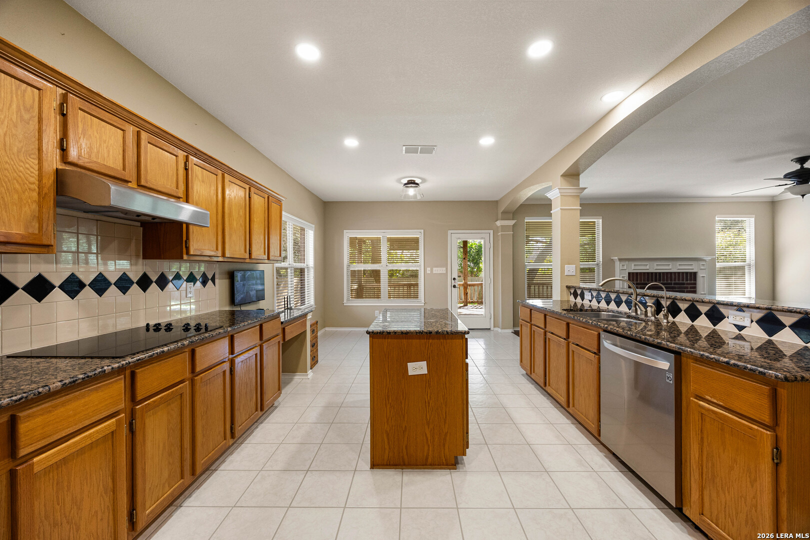 16718 Worthington, San Antonio, TX 78248