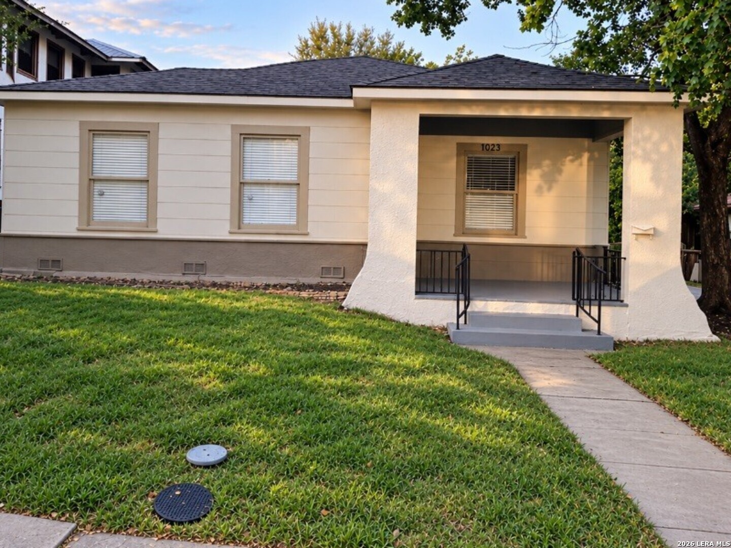 Multi family home for sale at 1023 W French Pl, San Antonio, TX 78212 | MLS# 2014431