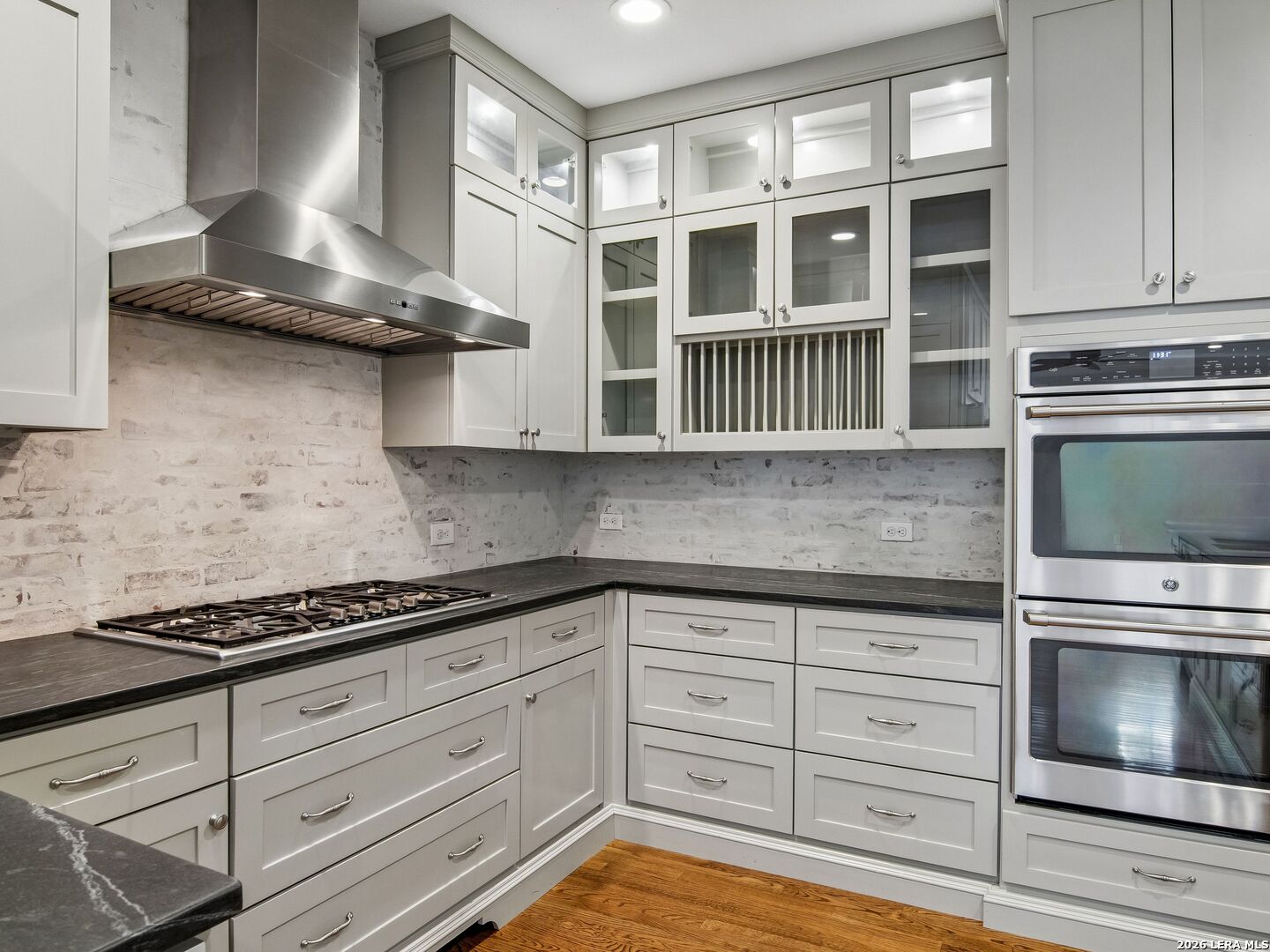 310 Castano Avenue, Alamoheights, TX 78209