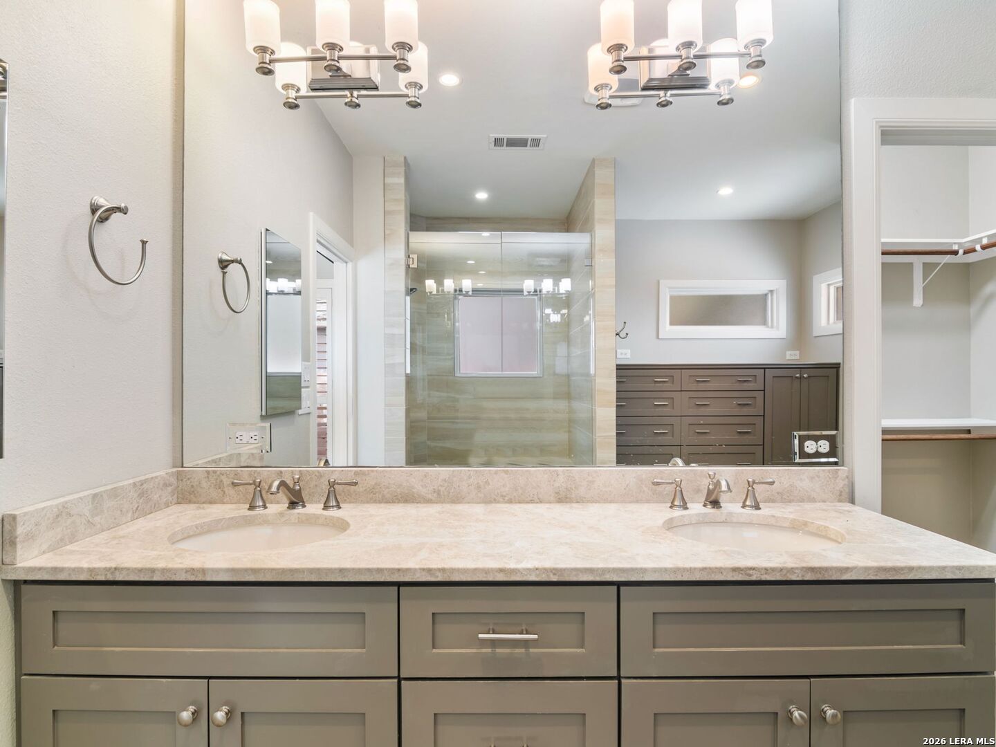 310 Castano Avenue, Alamoheights, TX 78209