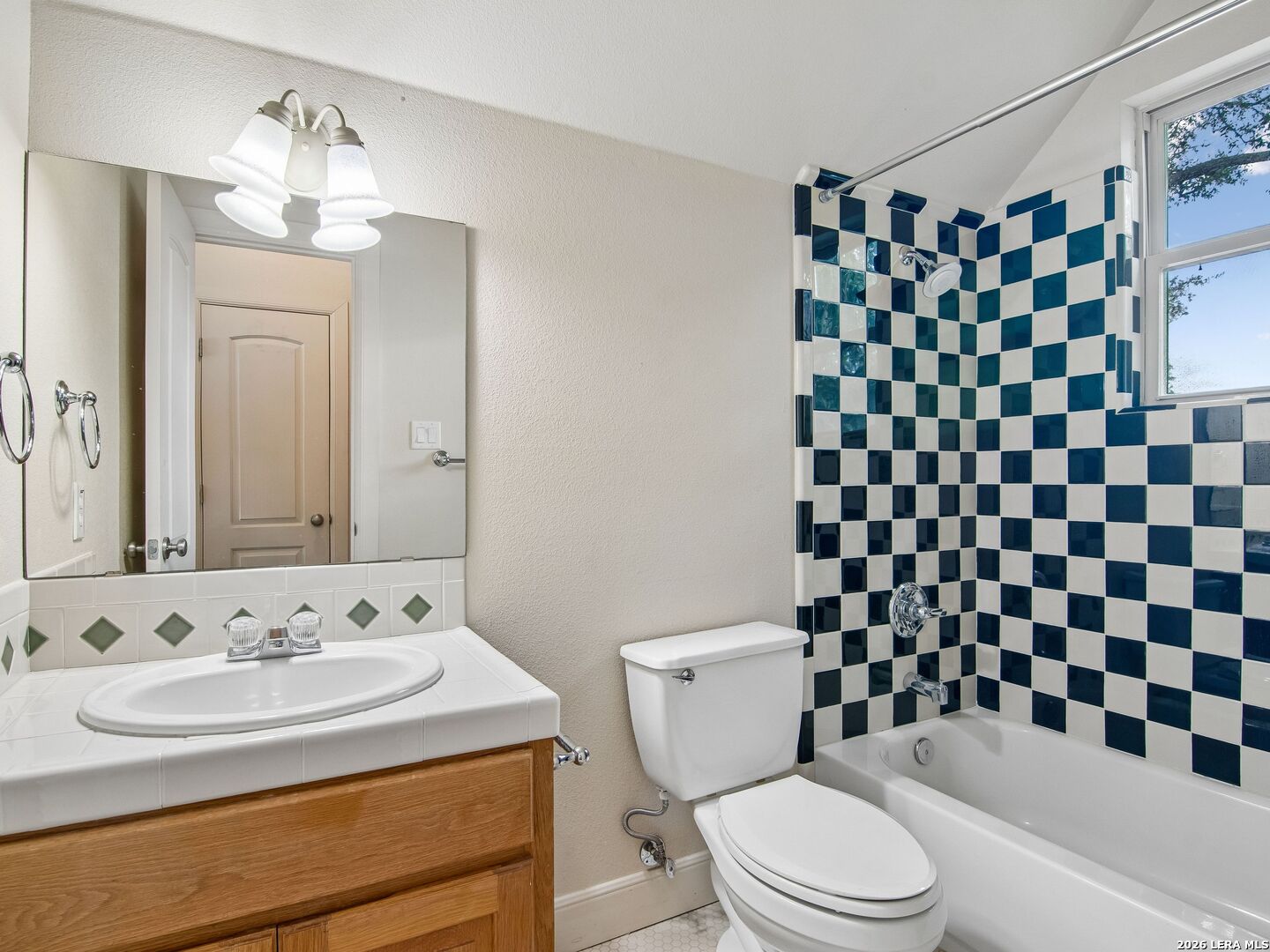 310 Castano Avenue, Alamoheights, TX 78209